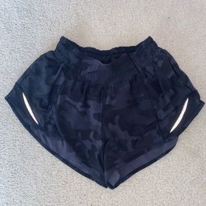 Black camo Lululemon hotty-hot shorts.
